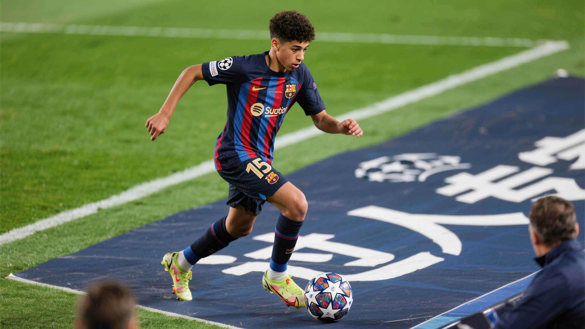 欧冠数据之巅：姆巴佩称射正王，亚马尔封过人王